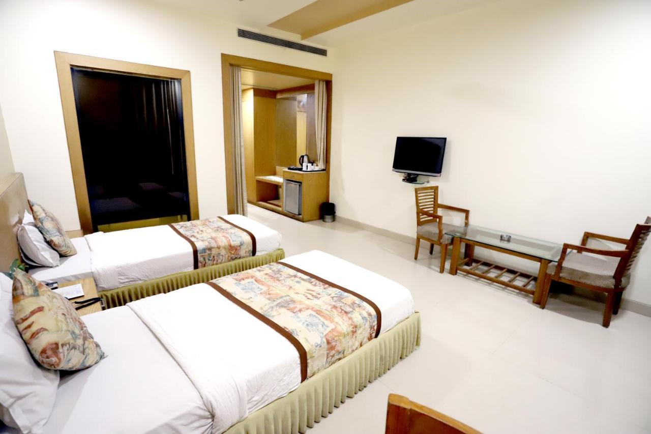 Hotel Blue Pearl Bhopal Exterior photo