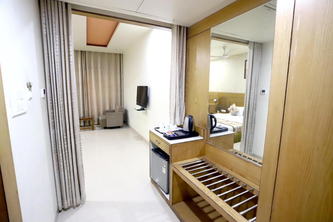 Hotel Blue Pearl Bhopal Exterior photo