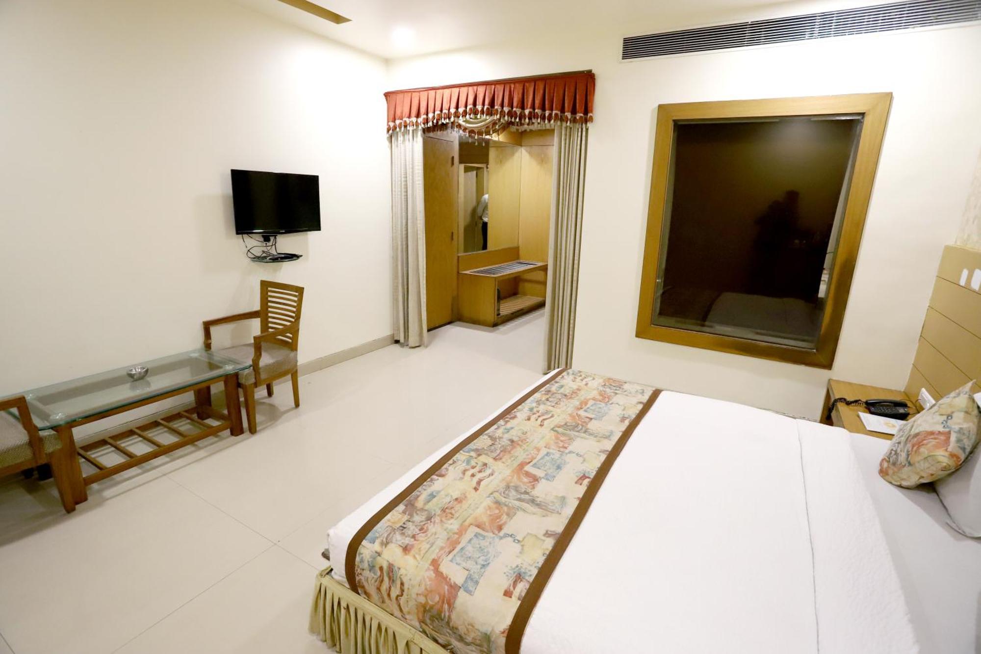 Hotel Blue Pearl Bhopal Exterior photo